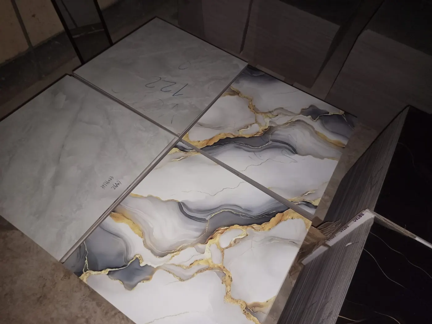 Porcelanato Blanco Veta Dorada 60x60