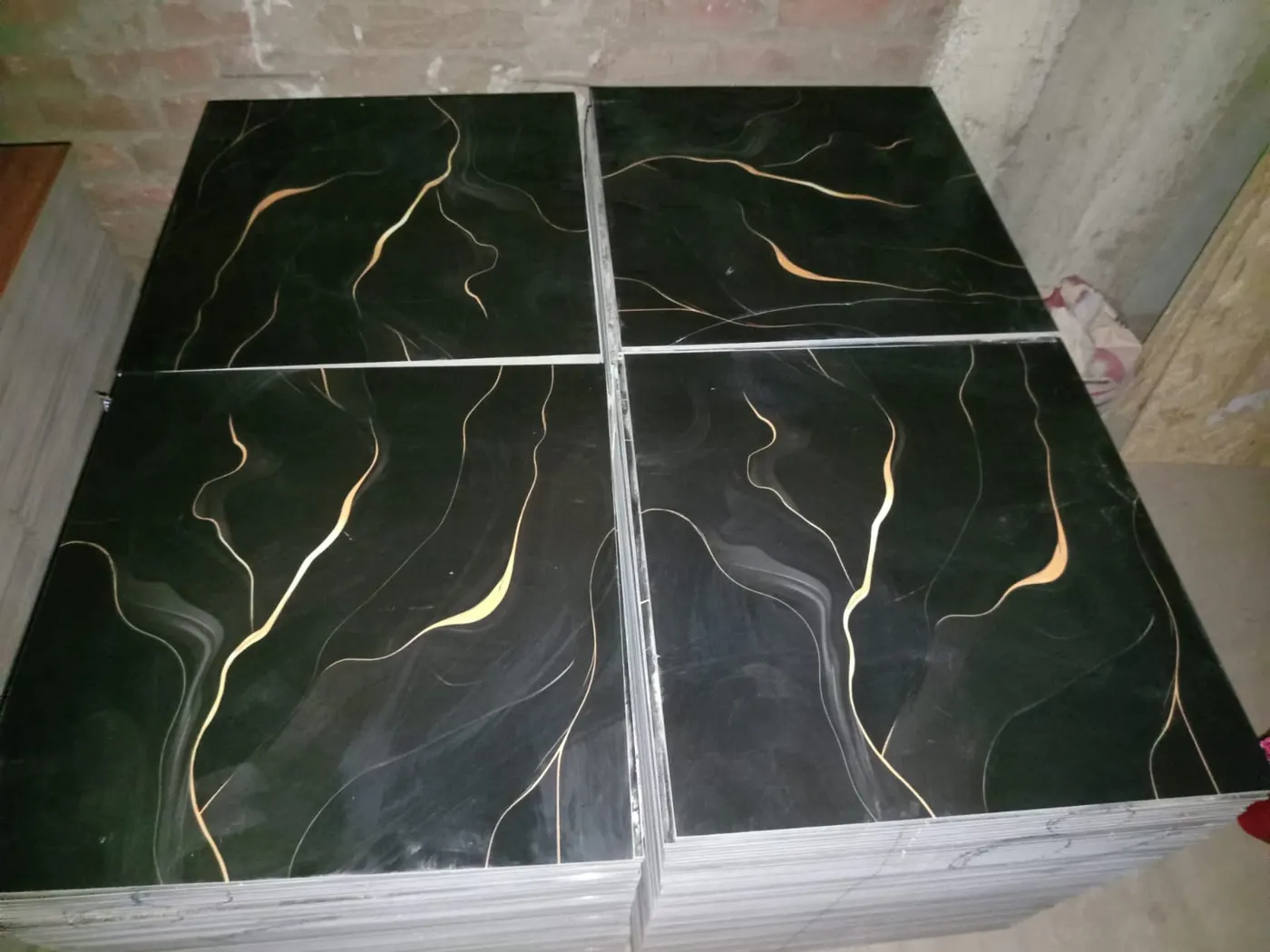 Porcelanato Negro Oro 60x60
